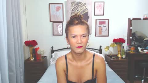 Dennesse online show from December 2024 10:49:02 PM