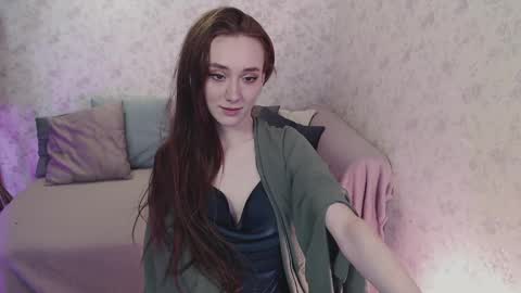 Hi im Alice 3 Im usualy online 03-10 or 17-21 UTC0 online show from March 2025 06:53:02 AM