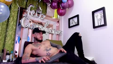 dilan_scootk_ online show from February 2025 02:24:01 PM