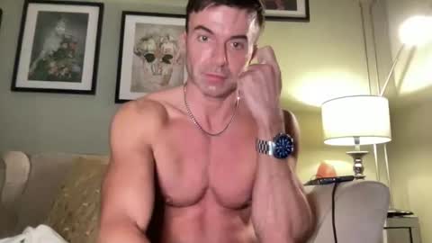 Snapshot of dillonwilde chatting on October 2025 08:07:02 PM Dillon online show from October 2025 08:07:02 PM