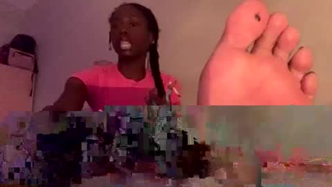 Snapshot of dimedoll33 chatting on September 2025 11:54:01 PM black american princess online show from September 2025 11:54:01 PM