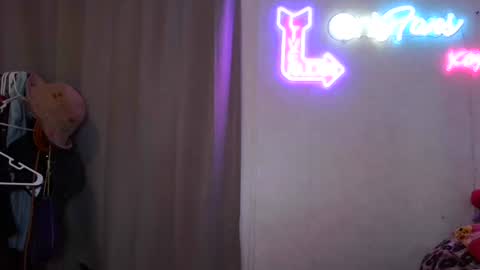 Snapshot of dimepiecexxx chatting on October 2025 02:31:01 AM Sofie online show from October 2025 02:31:01 AM