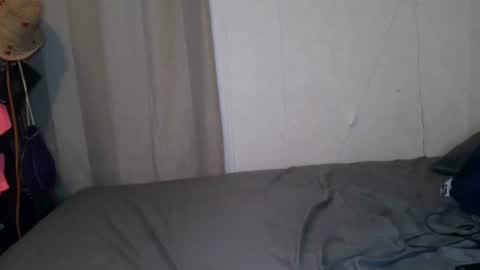 Snapshot of dimepiecexxx chatting on October 2025 01:17:01 AM Sofie online show from October 2025 01:17:01 AM