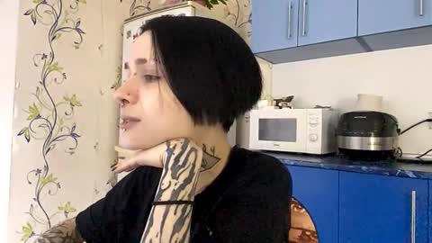 Snapshot of dinorahdamoro chatting on October 2025 08:11:02 PM Cate online show from October 2025 08:11:02 PM