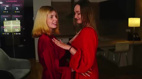 Lizbeth and Lily online show from September 2025 05:27:01 PM