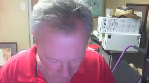 Snapshot of dirkpitt223 chatting on December 2024 02:01:02 AM DirtkPitt Fun guy working online show from December 2024 02:01:02 AM