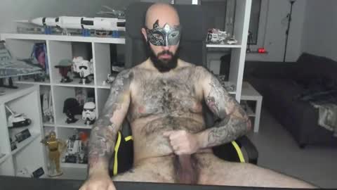 Robert online show from October 2025 05:02:02 PM