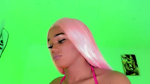 Naomy  online show from October 2025 04:04:02 PM