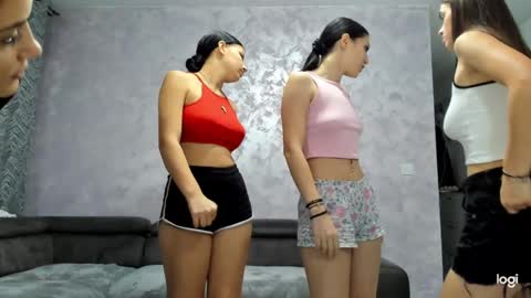 Gyna    Josie    online show from October 2025 12:57:01 AM