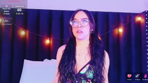 Snapshot of dirtylittleslutt_ chatting on October 2025 03:07:02 AM Nemesis online show from October 2025 03:07:02 AM