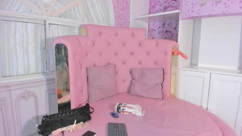 Mike online show from October 2025 07:32:01 PM