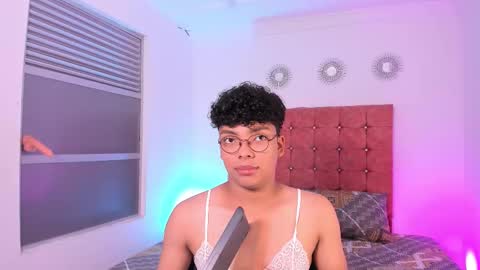 Mike online show from November 2025 02:01:02 AM