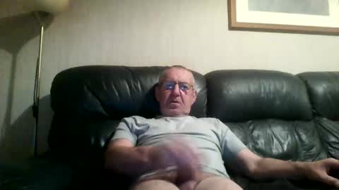 Snapshot of discovery63 chatting on October 2025 07:01:02 PM discovery63 online show from October 2025 07:01:02 PM