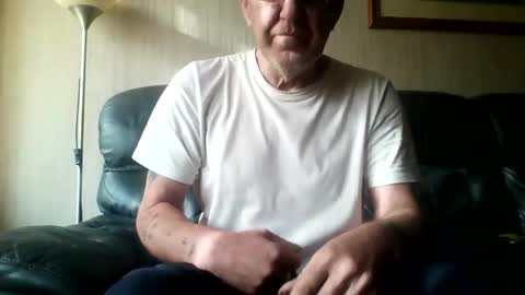 Snapshot of discovery63 chatting on October 2025 10:49:02 AM discovery63 online show from October 2025 10:49:02 AM