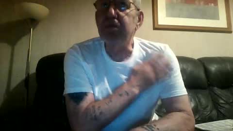 Snapshot of discovery63 chatting on November 2025 06:51:01 PM discovery63 online show from November 2025 06:51:01 PM