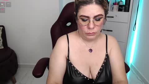 Diva online show from February 2025 02:06:01 AM