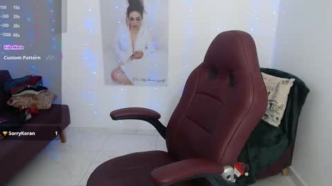 Snapshot of diva_milf chatting on November 2025 08:19:02 PM Diva online show from November 2025 08:19:02 PM