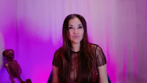 Snapshot of divinelynn chatting on February 2025 12:19:02 PM DivineLynn online show from February 2025 12:19:02 PM