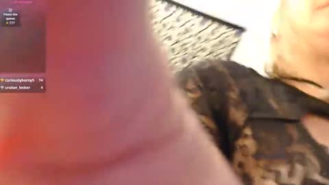 Snapshot of dixie_comanche chatting on September 2025 01:21:02 AM dixie_comanche online show from September 2025 01:21:02 AM