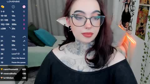 dixipixi_ online show from January 2025 11:46:01 AM