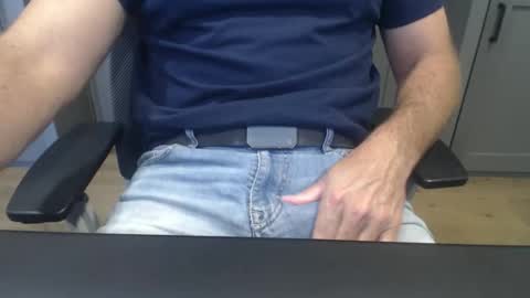 dlincoln69 online show from November 2025 01:45:01 PM