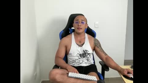 DoctorGymxxx95 online show from September 2025 01:49:01 PM