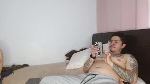 Snapshot of doll_and_sex chatting on December 2024 04:00:01 AM Auro and Santiago online show from December 2024 04:00:01 AM