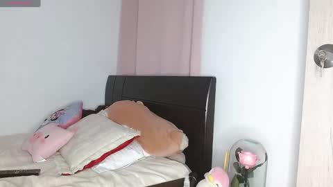 Snapshot of doll_and_sex chatting on December 2024 04:20:02 AM Auro and Santiago online show from December 2024 04:20:02 AM