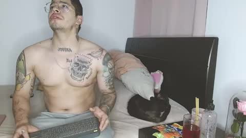 Snapshot of doll_and_sex chatting on January 2025 03:41:02 AM Auro and Santiago online show from January 2025 03:41:02 AM