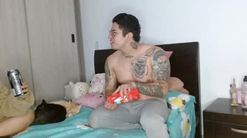 Snapshot of doll_and_sex chatting on February 2025 03:22:01 AM Auro and Santiago online show from February 2025 03:22:01 AM