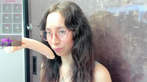 Bella  online show from January 2025 08:37:02 PM