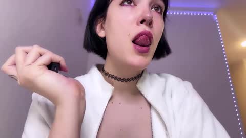 Kira online show from December 2024 05:54:01 PM