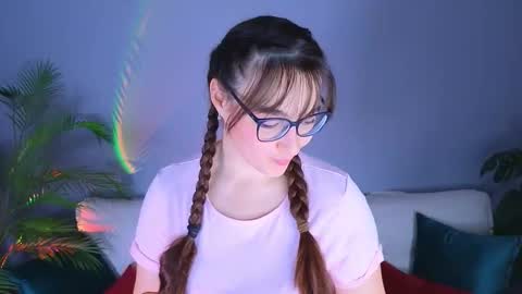 Tessa online show from October 2025 02:26:01 PM