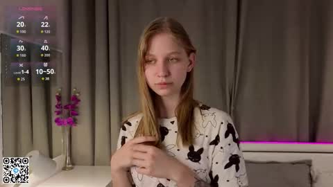 Snapshot of dollyburruss chatting on September 2025 06:13:02 PM Emilia online show from September 2025 06:13:02 PM