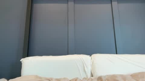 Snapshot of domd3 chatting on December 2025 09:30:01 PM Dom online show from December 2025 09:30:01 PM