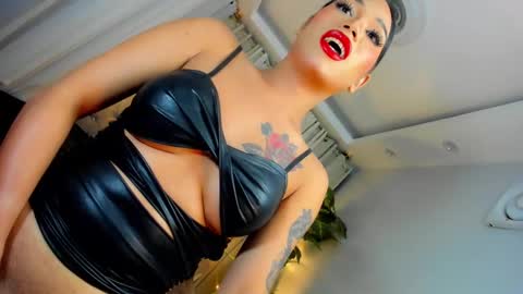 Snapshot of dominantgoddessontop chatting on February 2025 04:59:02 PM CALL ME BABY BELLA online show from February 2025 04:59:02 PM