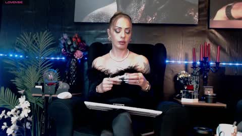 Snapshot of dominatrixeve chatting on January 2025 09:09:02 PM Dominatrix Eve online show from January 2025 09:09:02 PM