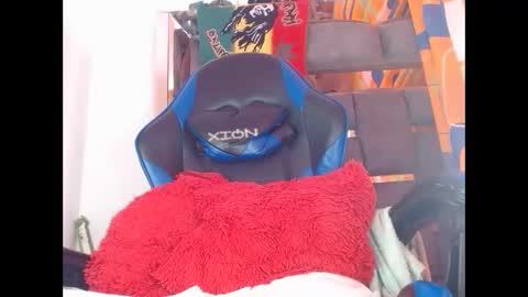 dominic751 online show from October 2025 07:35:02 PM