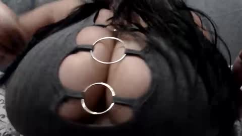 MizzIssy online show from November 2025 04:24:02 AM