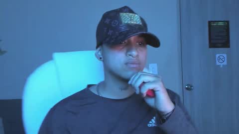 Dominick  online show from October 2025 04:10:01 AM