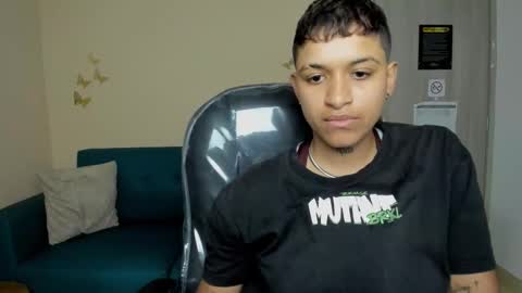 Dominick  online show from November 2025 08:09:01 PM