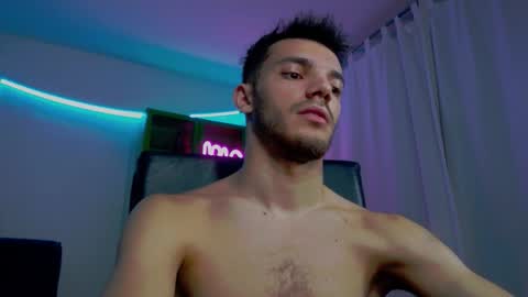 Snapshot of dominicvalente chatting on November 2025 08:08:01 PM dominicvalente online show from November 2025 08:08:01 PM