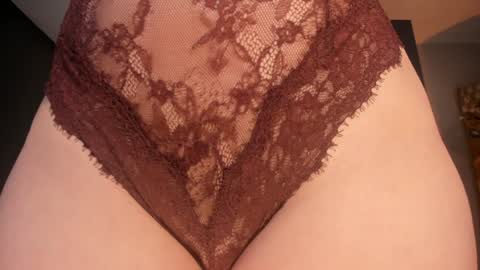 Snapshot of dominiquevega_ chatting on January 2025 03:11:01 AM Dominique online show from January 2025 03:11:01 AM