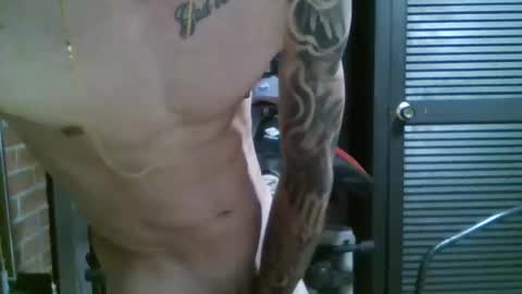 dondoscientos online show from November 2025 04:01:01 AM