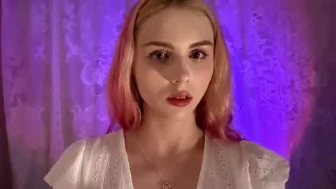 Karolina online show from October 2025 03:34:01 PM