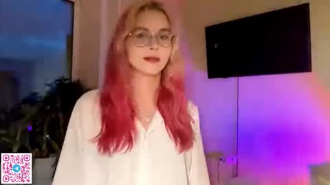 Karolina online show from October 2025 01:50:02 PM