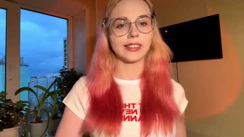 Karolina online show from November 2025 01:13:01 PM