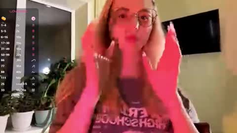 Karolina online show from November 2025 03:23:02 PM