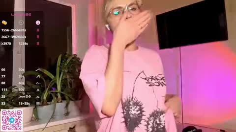 Karolina online show from November 2025 02:06:02 PM