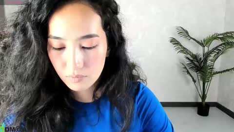 Snapshot of donnaa_drew chatting on September 2025 08:58:02 AM Aura online show from September 2025 08:58:02 AM